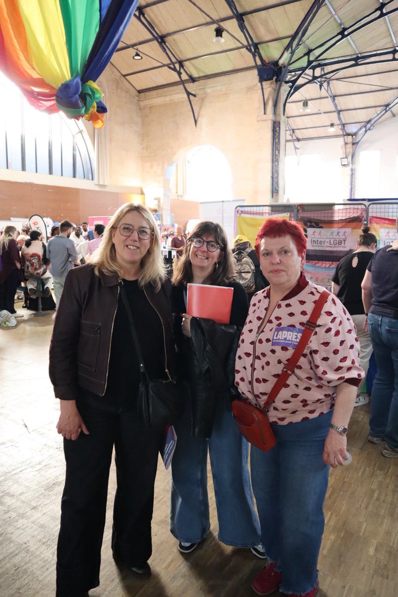 SimonnetDeputee's tweet image. Échanges passionnants au printemps des asso LGBT ! Dans tous les combats portés, deux constances : le déficit des moyens accordés par le gouvernement et la nécessité de l’unité face au danger de l’extrême-droite qui peut prendre le pouvoir.