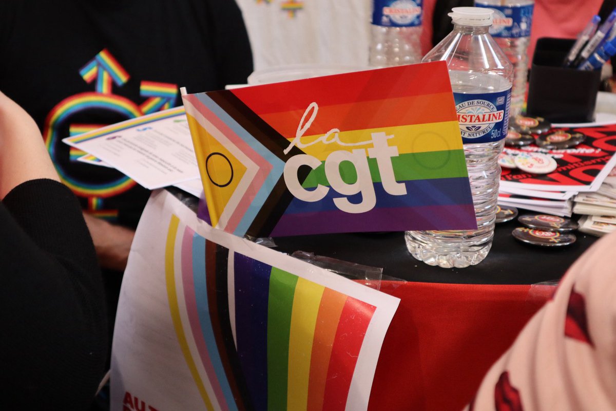 SimonnetDeputee's tweet image. Échanges passionnants au printemps des asso LGBT ! Dans tous les combats portés, deux constances : le déficit des moyens accordés par le gouvernement et la nécessité de l’unité face au danger de l’extrême-droite qui peut prendre le pouvoir.