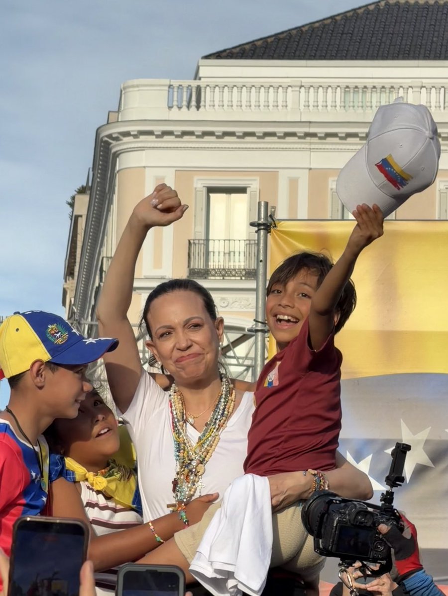 Cayetana Álvarez de Toledo tweet media