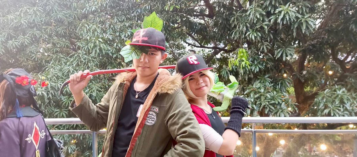 ArtistGhost_'s tweet image. Hello everyone!!! 
I’m cosplaying as the player and my partner cosplaying as griefer we’re both from blocktales!

Go follow him! - @srg42008 
#blocktales #toxichero #griefer #player