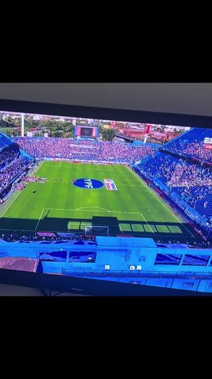 el tonga y Montenegro cogiendo trabas en palermo tweet media