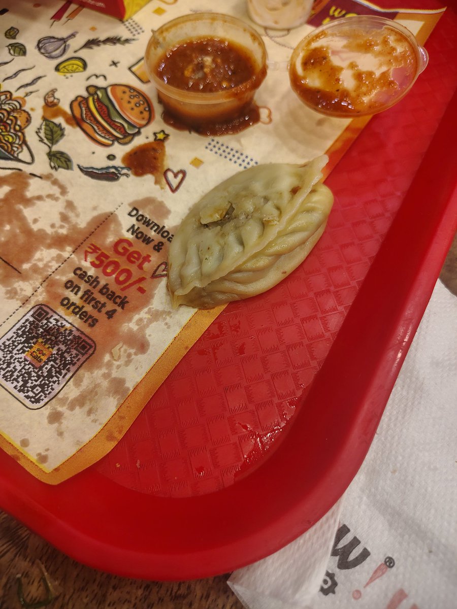 AmmanT2000's tweet photo. @Wowmomo4u dear team soggy smelly broken momos experience not well cooked as well please escalate this @Wowmomo4u https://t.co/MjbayZ7NrK