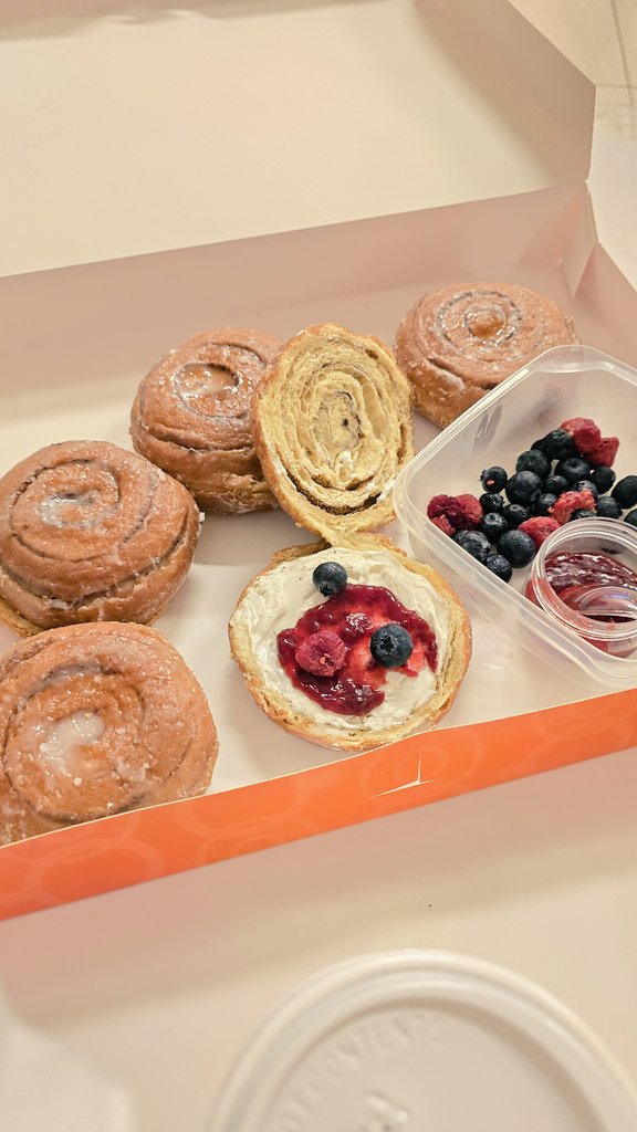 pro-bullying tweet media