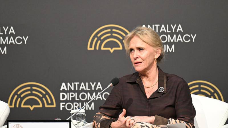 Bilgeebar's tweet photo. İzlanda Dışişleri Bakanı Gunnarsdottir:
"Ankara'daki NATO Zirvesi 'emin ellerde' olacak"
#16abr https://t.co/LGWh9tWNDh