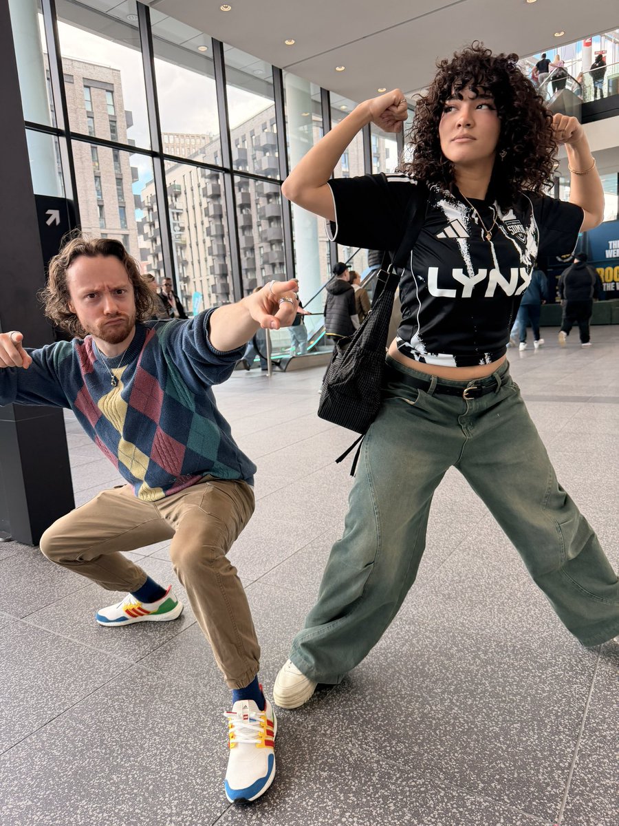 met a fellow zombies expert at the sidemen charity match 😌