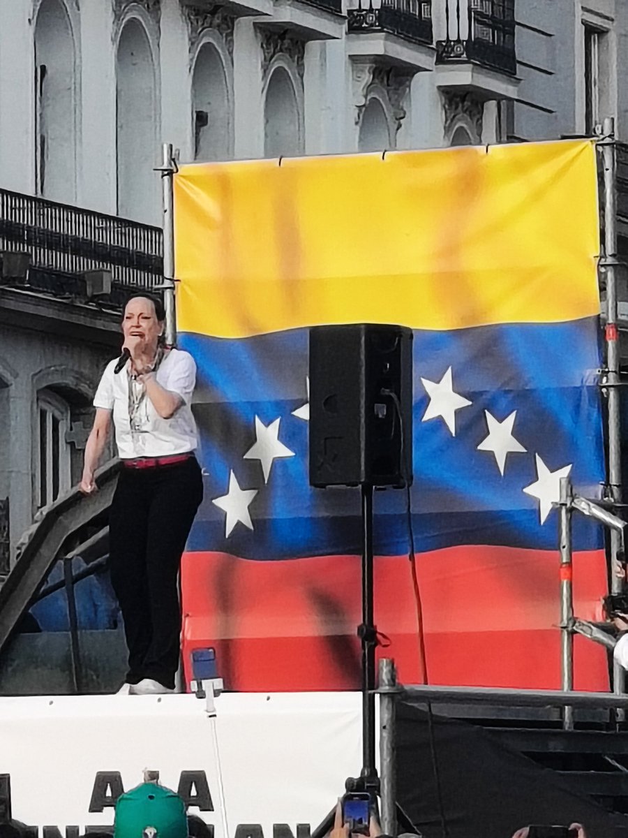 jjsuperlano's tweet photo. Un abrazo de nuestra líder a los cientos de venezolanos que hoy nos encontramos por esta parte del mundo https://t.co/SkiptzWp79