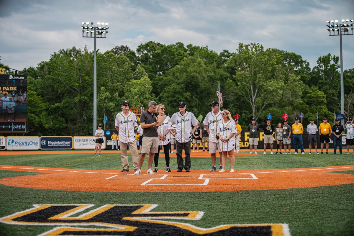 SouthernMissBSB's tweet photo. A Hattiesburg day for a Southern Miss legend with the mayor officially declaring April 18 Pete Taylor Day in Hattiesburg

#OTR | #ETM | #SMTTT https://t.co/cGHIqwvZCE