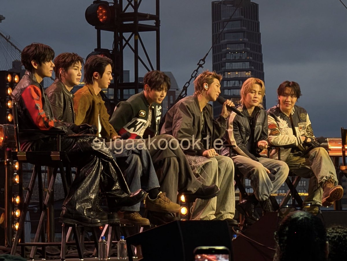 ang🍪SEEING BTS in Tampa! tweet media