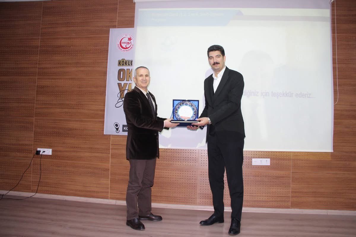 VeliProf's tweet photo. Ordu-Korgan ve Kumru ilçelerinde öğretmenlerimizle Maarif modeli kapsamında ilkokul Matematik Dersi Öğretim Programı ve atölye uygulamaları gerçekleştirdik. Katkı ve katılım sağlayanlara çok teşekkür ederim. @korgankymkmlk @korganmem @kumrugovtr @KumruilceMem @KeremTun42 https://t.co/5orCscWoGz