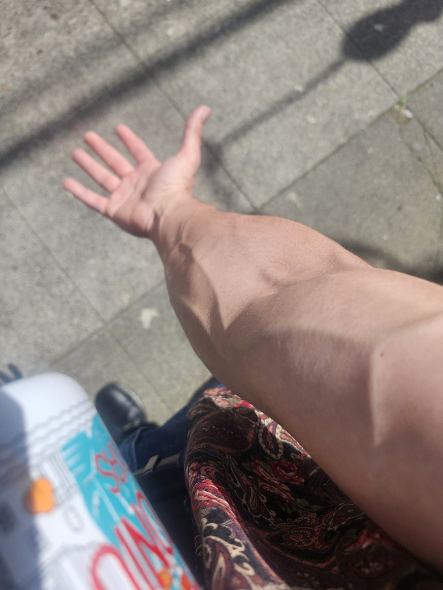 lenmaxxeralt tweet media