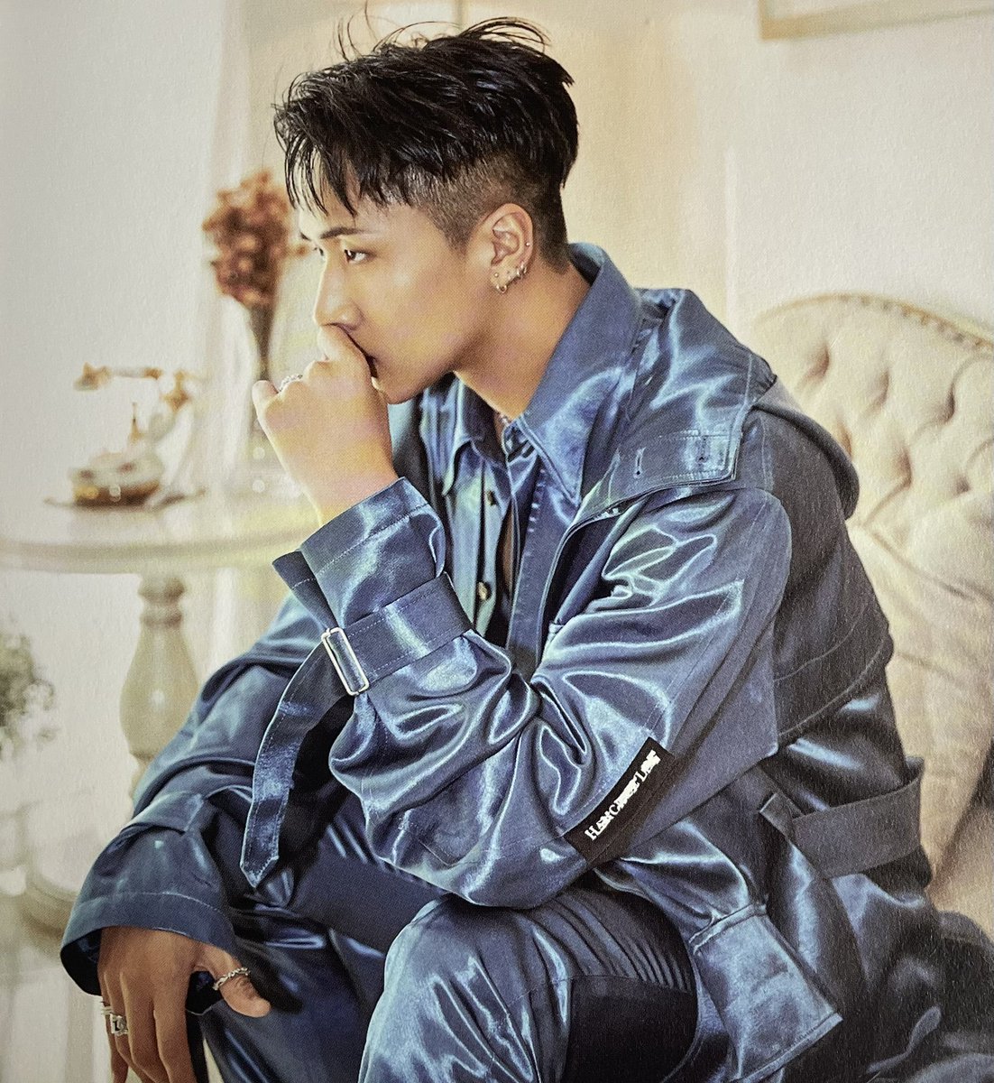 winterbear_85's tweet image. ✨✨RAVI x EL DORADO✨✨

I scanned these pics to share, feel free to save! I’ll post more later. His concept pics are gorgeous

@RAVI_GTCK #RAVI #라비