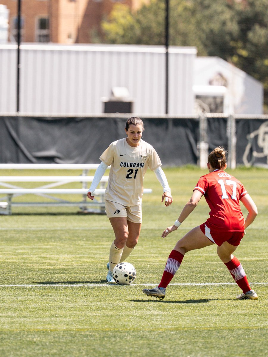 CUBuffsSoccer's tweet photo. Buffs down one at the half. 

#SideBeforeSelf // #GoBuffs https://t.co/7H6Lj1kBfq