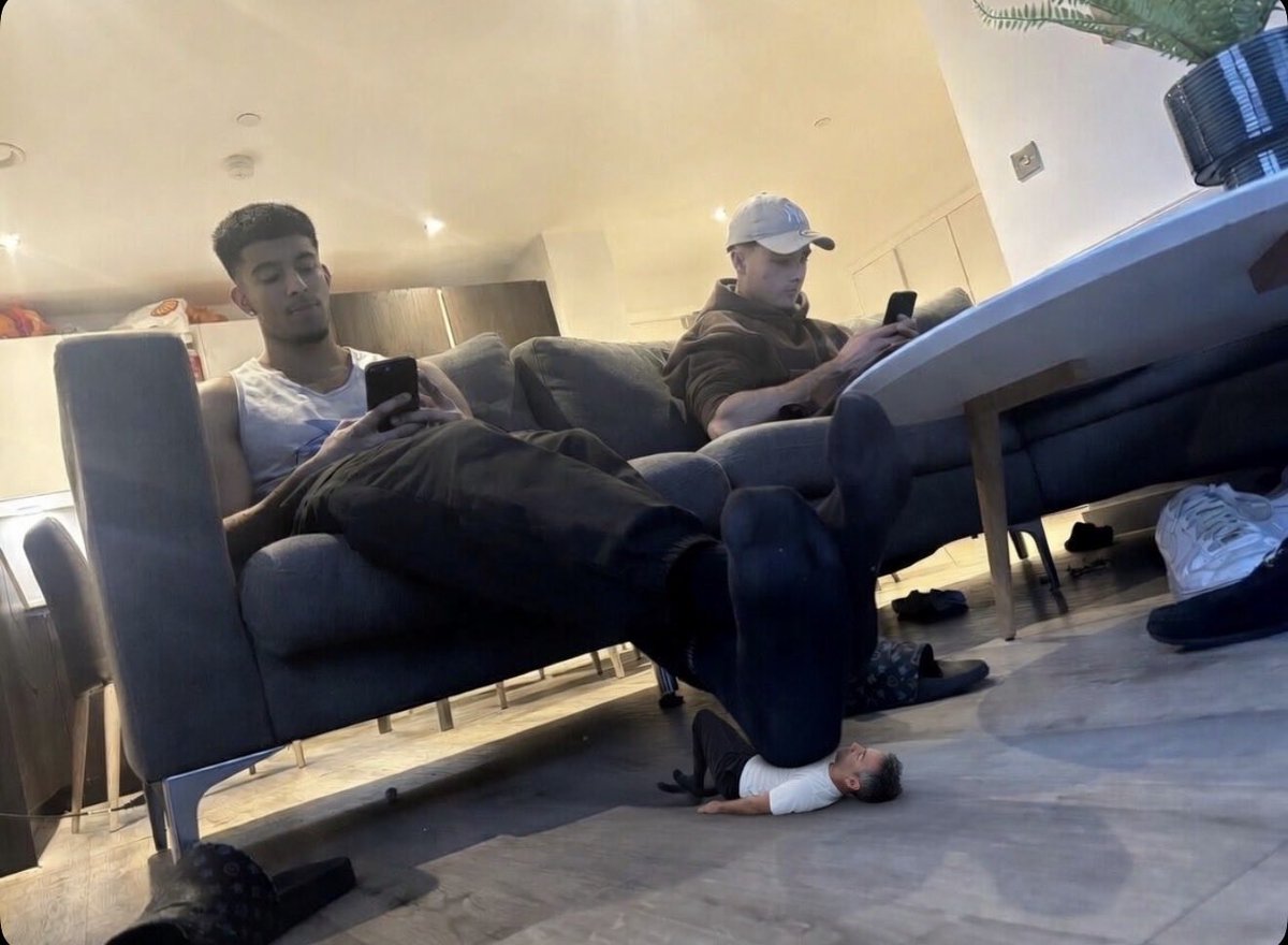 Giants Vs Tinies tweet media