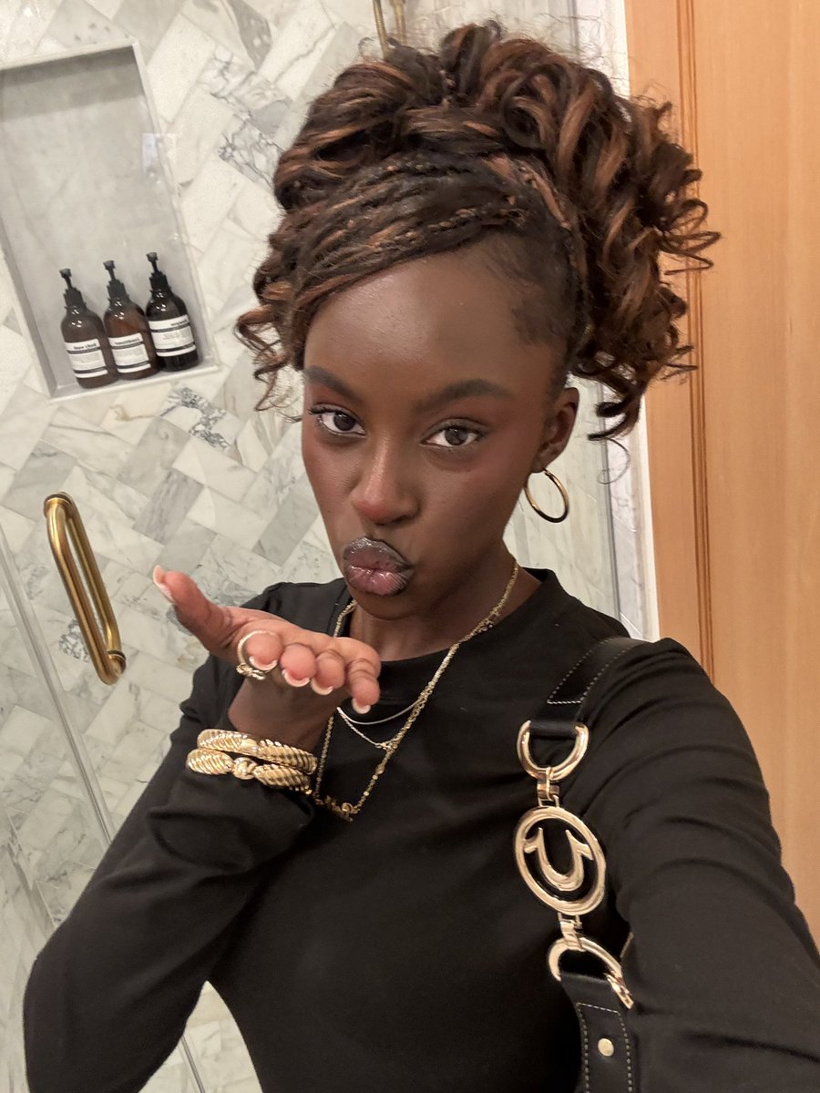 izzy miyake✰ tweet media