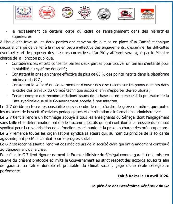 saheliens's tweet photo. #Sénégal 🇸🇳 : Éducation au Sénégal : après des mois de tensions, le G7 met fin à son mouvement et scelle un accord avec le Premier ministre
Le G7, plateforme regroupant les principaux syndicats d’enseignants du Sénégal (#CUSEMS, #SAEMSS, #SELS, #UDEN, #SNELAS/FC, #SIENS et autres), a officiellement suspendu son mouvement de lutte.
Cette décision fait suite à la signature, le 16 avril 2026 à la Primature, d’un protocole d’accord avec le gouvernement.
La cérémonie était présidée par le Premier ministre Ousmane Sonko, qui a réaffirmé l’engagement de l’exécutif à respecter intégralement les termes de l’accord et à satisfaire toutes les revendications réalisables des enseignants.
Le protocole met fin à la crise scolaire qui perturbait le secteur éducatif depuis plusieurs mois et vise à rétablir une paix sociale durable pour garantir la continuité des enseignements.
Le gouvernement et le G7 ont convenu de poursuivre le dialogue sur les points encore en suspens, notamment l’élargissement du périmètre du décret relatif aux décisionnaires du secteur et la défiscalisation des rappels de salaires.