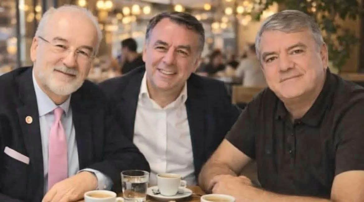 Hain yüzlerini daha fazla gizleyemeyip kendilerini teker teker deşifre eden
MEDYA ŞEYTAN
ÜÇGENİ.!