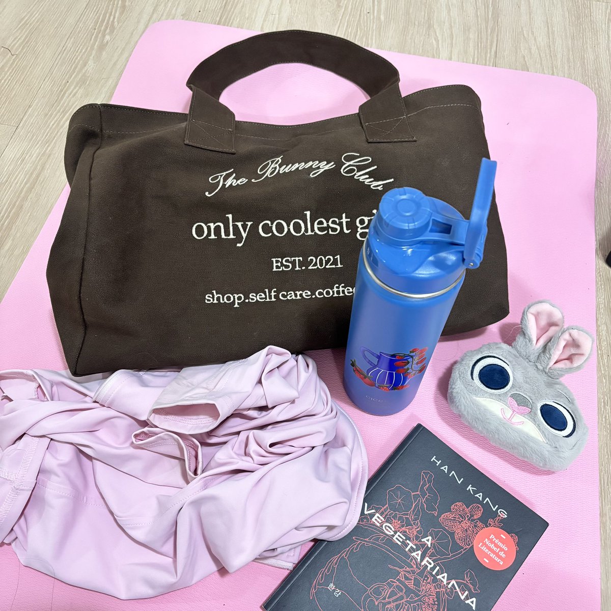 training to be flexible like jimin ˚˖𓍢ִ໋❀ ⌗ ┆