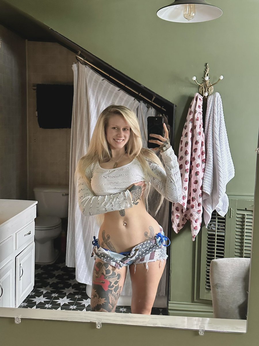 alexis xj👩🏼‍🏭 tweet media