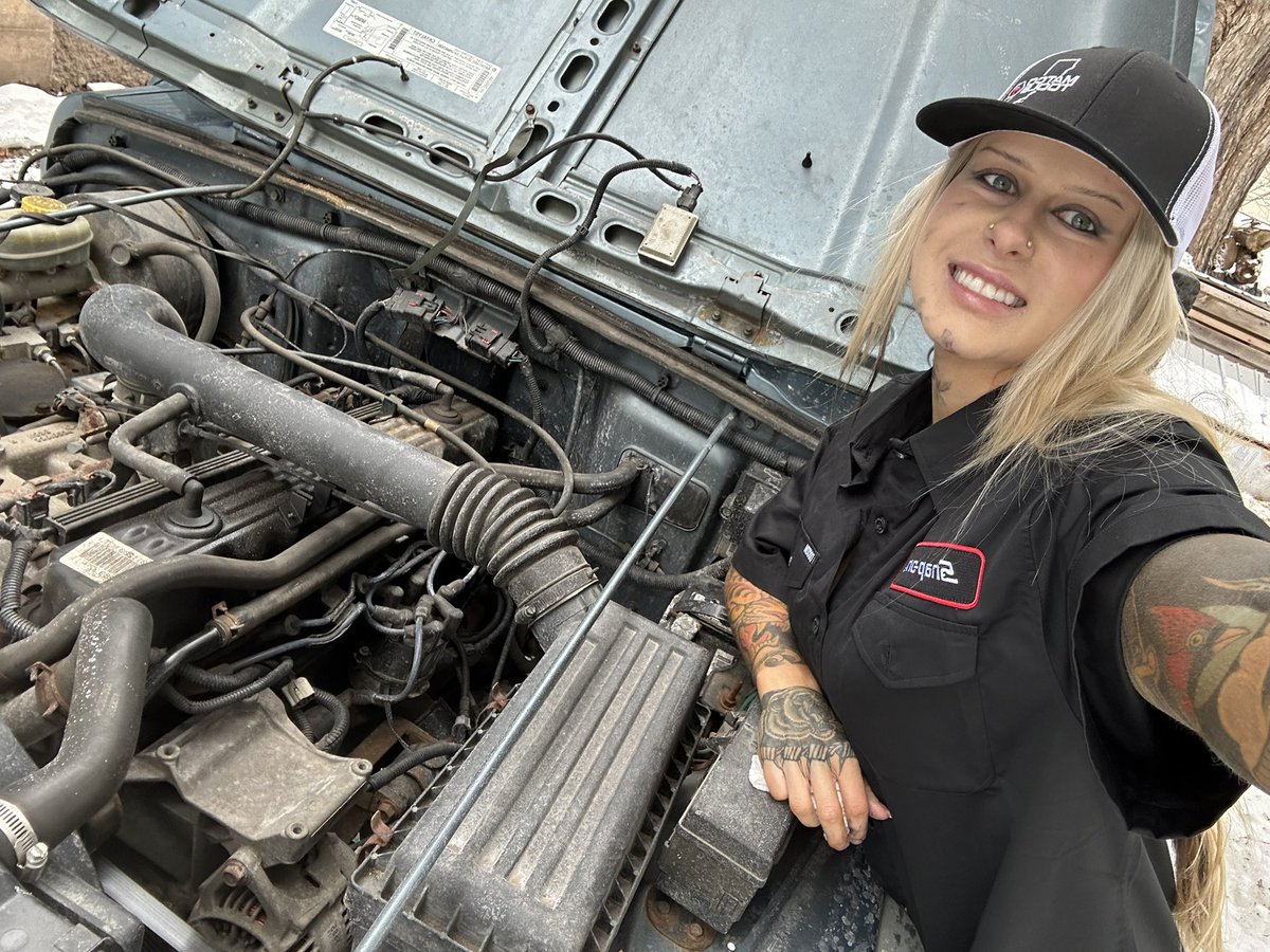 alexis xj👩🏼‍🏭 tweet media