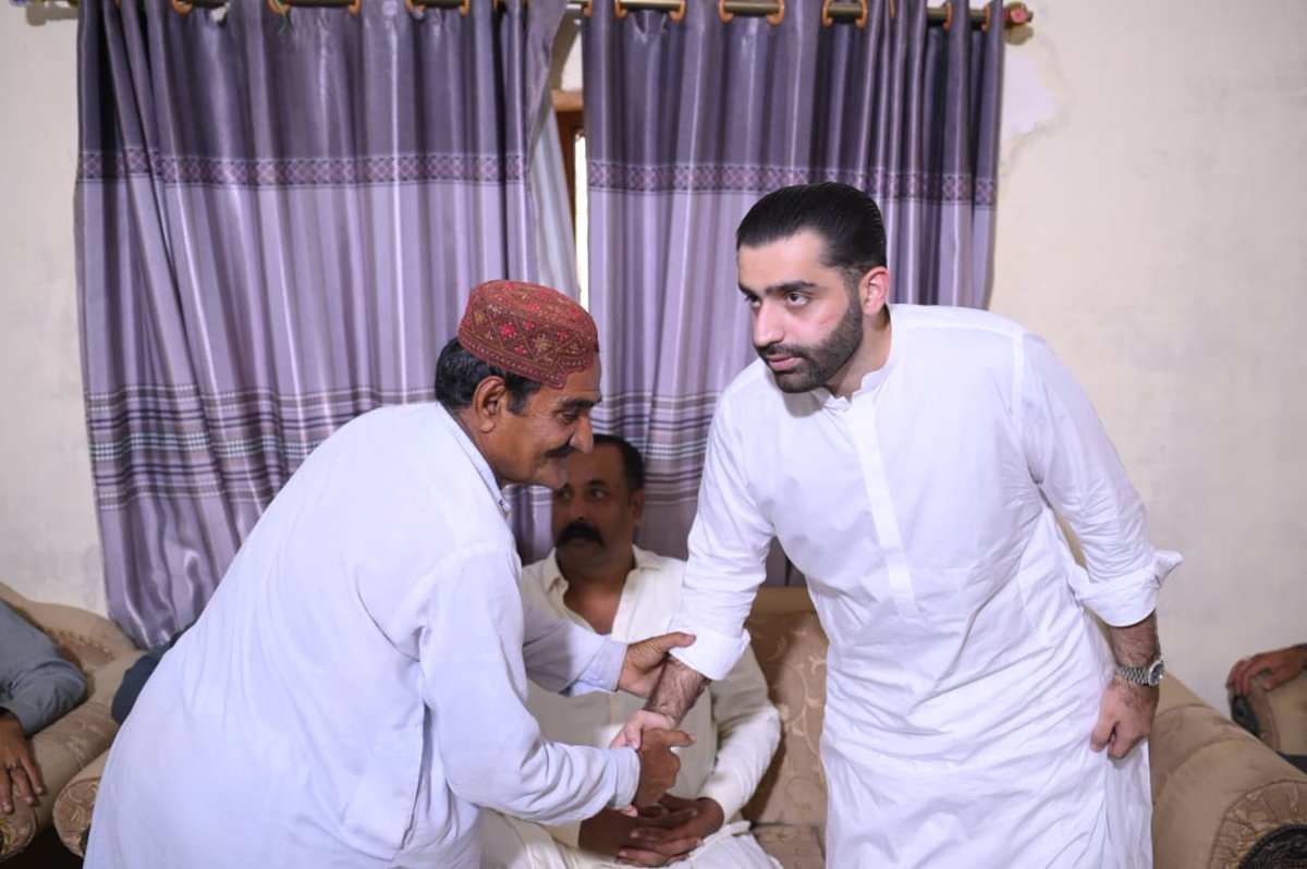 AligulPanhwar71's tweet image. PPP leader @rawalsharjeel met mourning families in PS-61, offered Fateha, and conveyed deep condolences during their difficult time.
@sharjeelinam
#PPP #PS61 #Solidarity