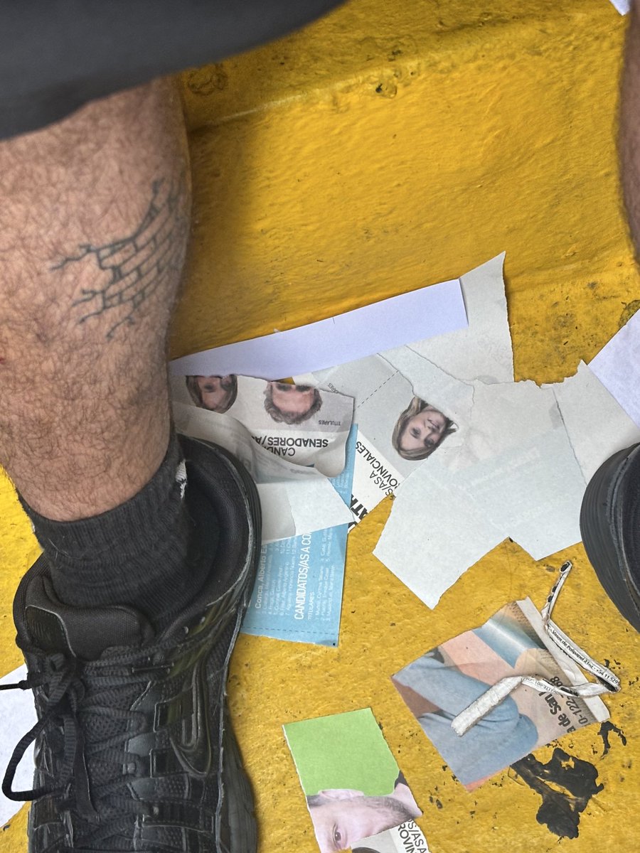 es increible el submundo papelitos de la bombonera. En el superclasico pasado cayeron boletas de Katopodis post elecciones