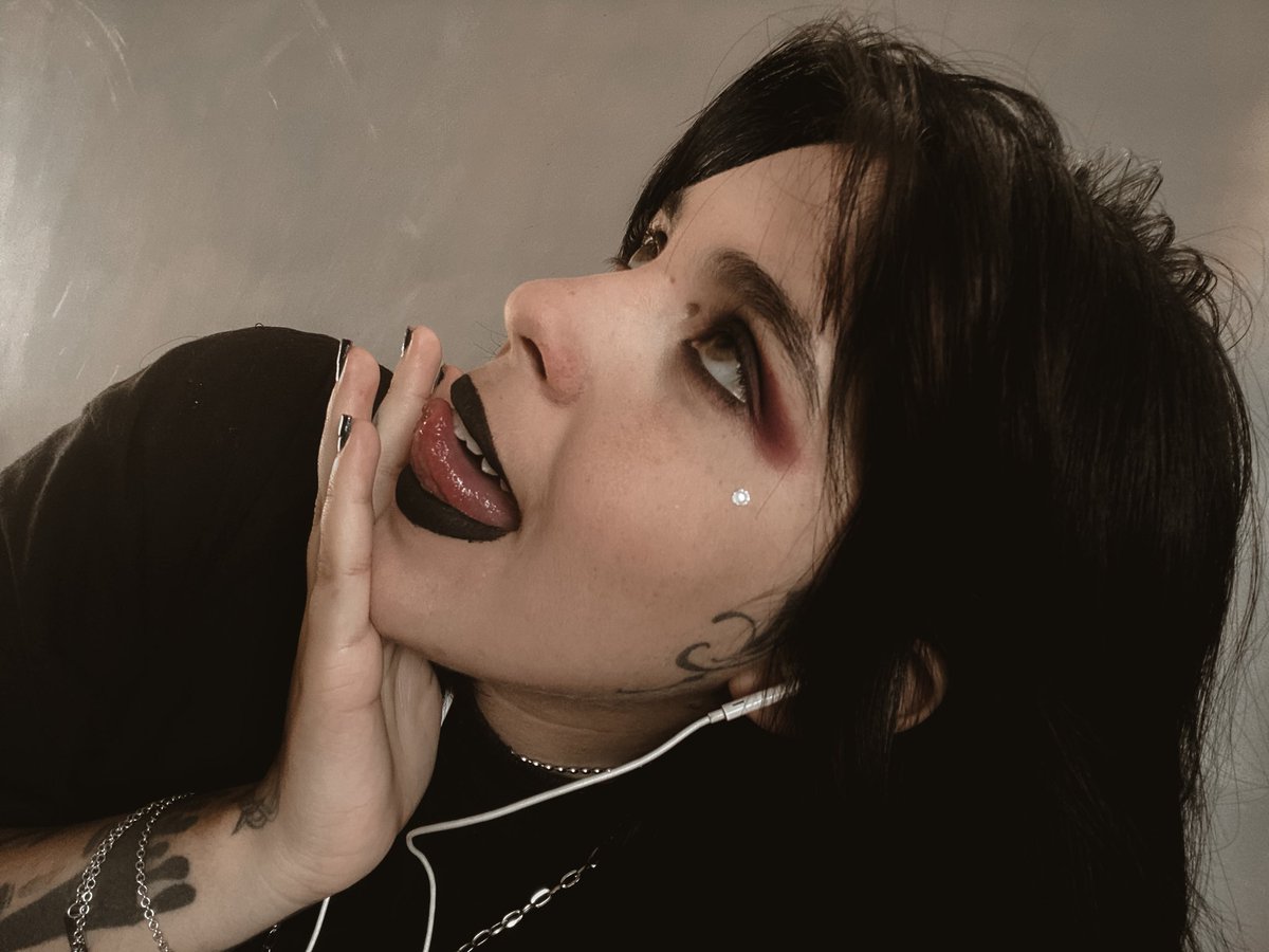 Demoniiaque~ tweet media