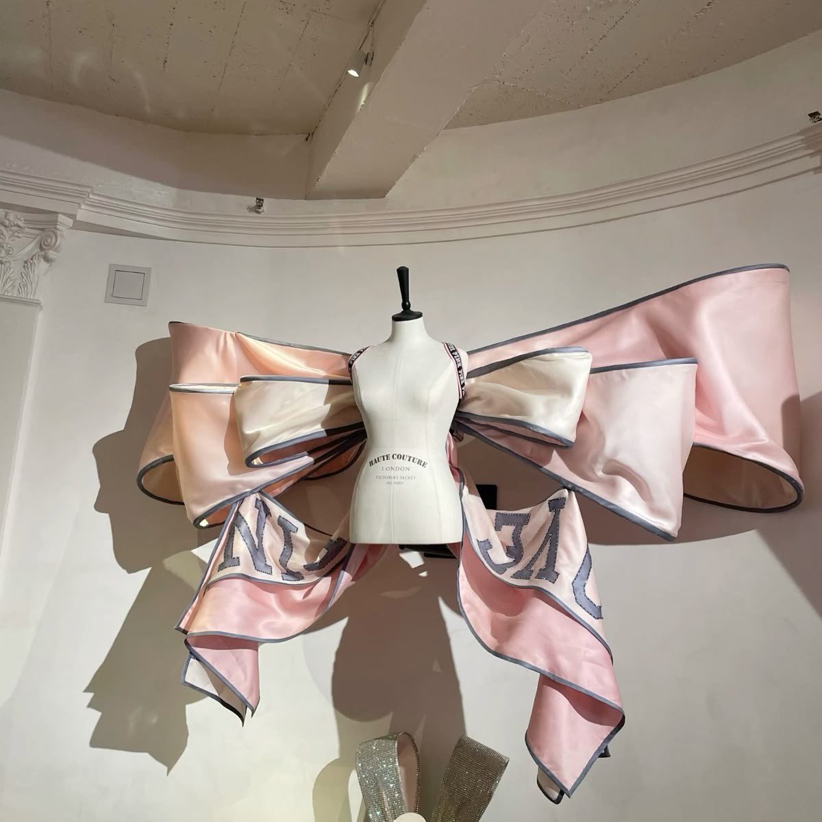 PinkRunwayDiary tweet media