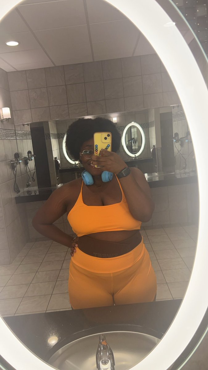 ur fav juicy babe🙂‍↕️✨ tweet media