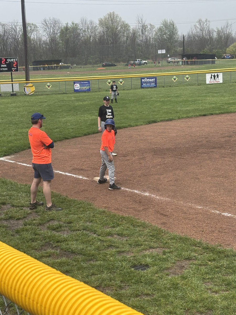 Coachcalexander's tweet image. Long day of youth sports and wouldn’t trade it for anything! Got a little wet but that’s ok. #dadlife