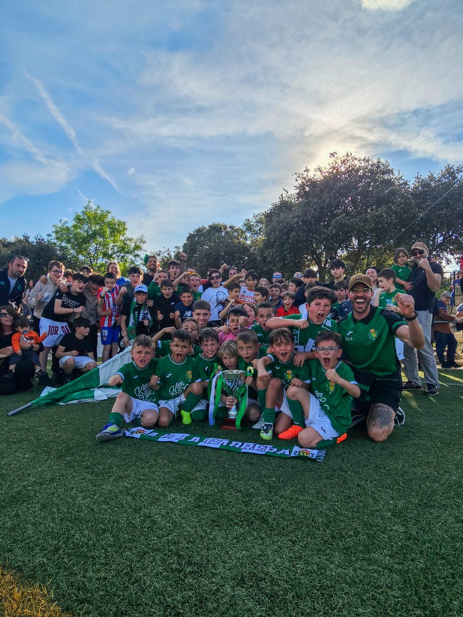 AD LA CABRERA 💚🤍⚽️ tweet media