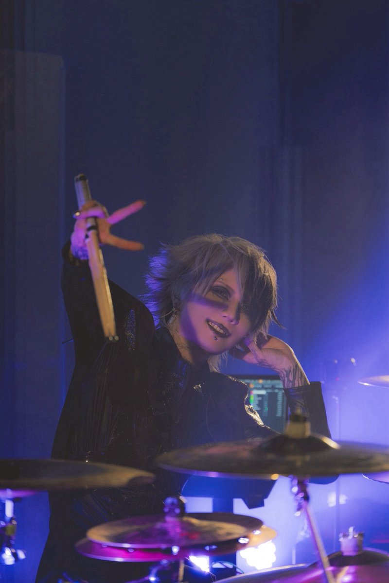 BASIL ⚔️ zyean & silver love ♡ tweet media