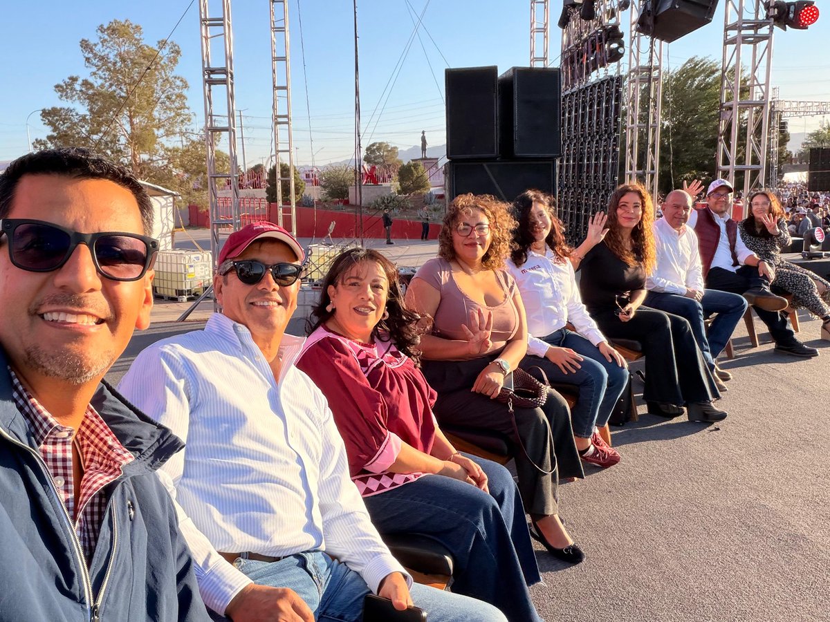 Hoy acompañé al alcalde de Ciudad Juárez, Cruz Pérez Cuéllar y al grupo parlamentario de morena en Chihuahua en “la frontera más bella del mundo” diría Juan Gabriel.