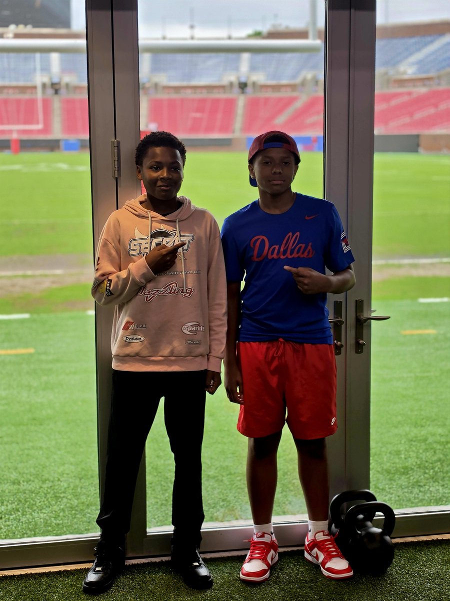 FLJ40's tweet photo. Had a great time at @SMUFB today. Can't wait to comeback!!! https://t.co/xky9khelzz