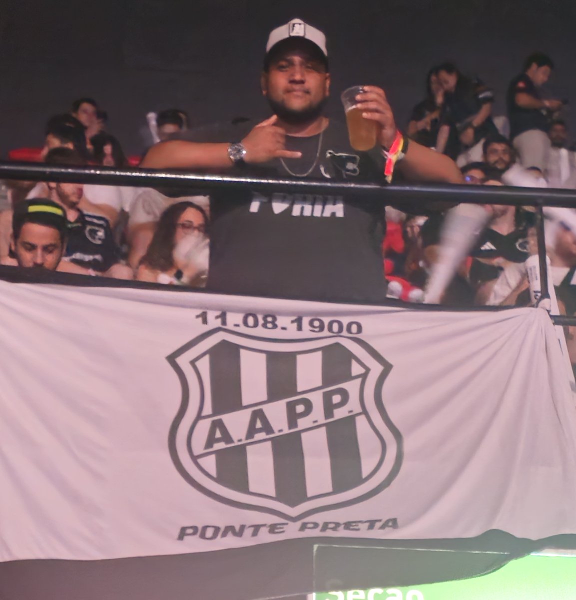 Paulosix12's tweet photo. A história não só se repete, ela nunca muda.

@aapp_oficial @eslbrasil #IntelExtremeMaster https://t.co/irKoeNS4z1