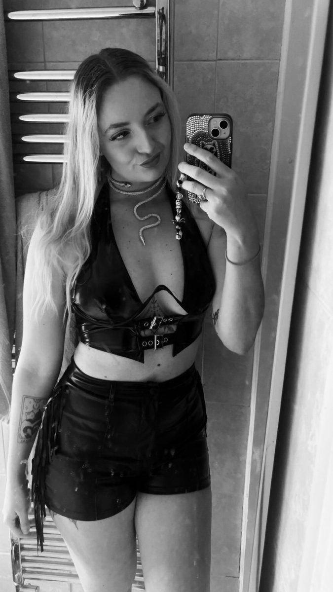 Queen_Kitty11 tweet media