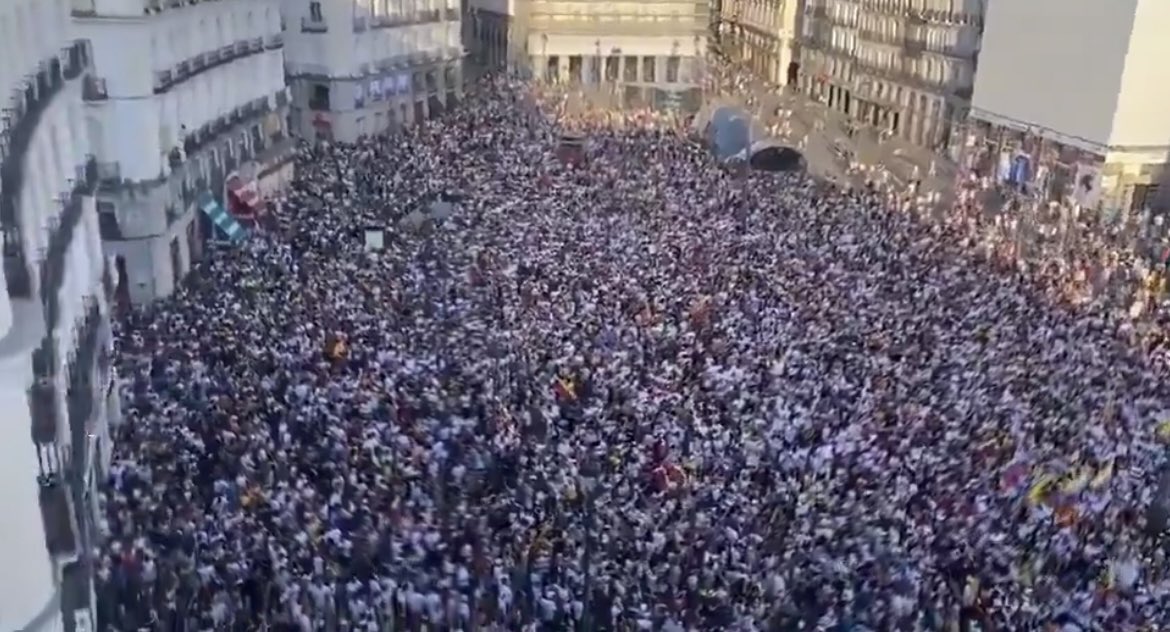 jhmm61's tweet image. .
.@MariaCorinaYA #Madrid #PuertaDelSol
.
...mira pndja 
.@Claudiashein.!!