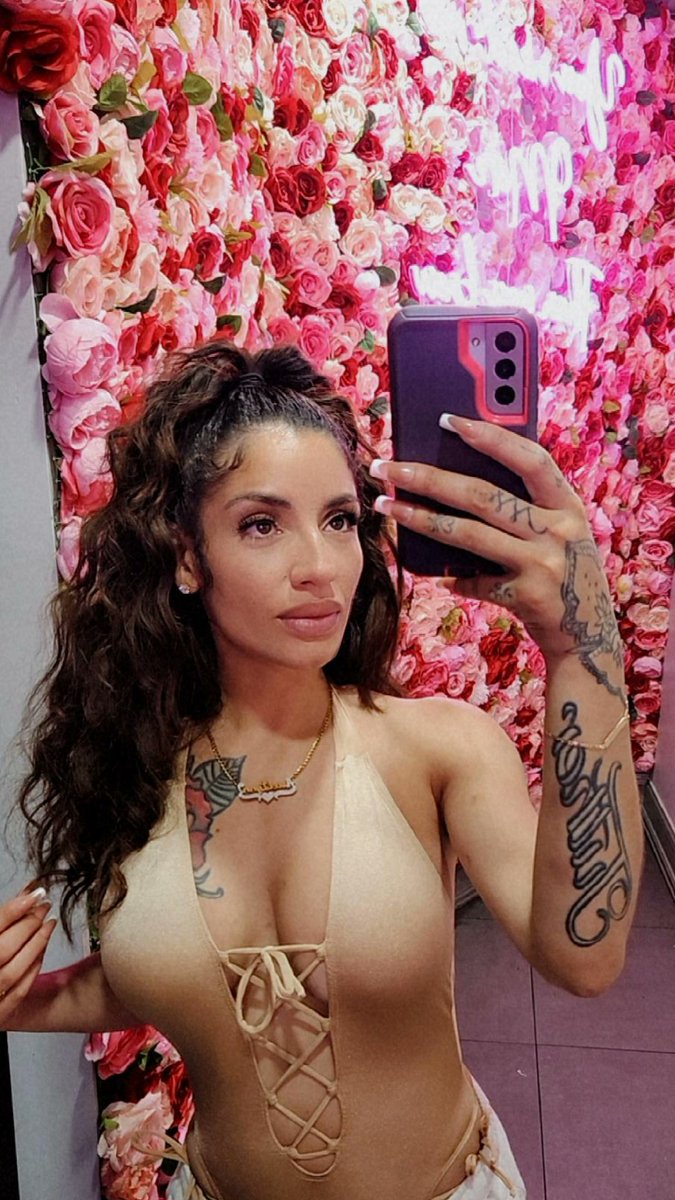 𝒜𝓇𝒾𝑒𝓁 𝐿𝓎𝓃𝓃 ᥫ᭡ tweet media