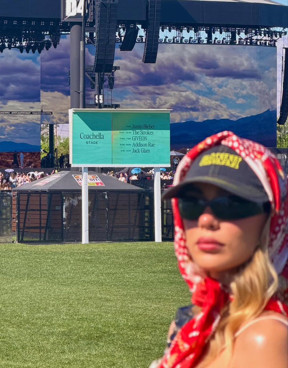 ambykngt's tweet image. ⠀

⸻ 𝐍ew 𝗎pdateꜜ› by Amber ˚˖𓍢ִ໋🎡˚
     ⠀  ➝ “mom help me, I have Bieberfever” 
Tags: #CoachellaRP2026 #DayTwo 

⠀