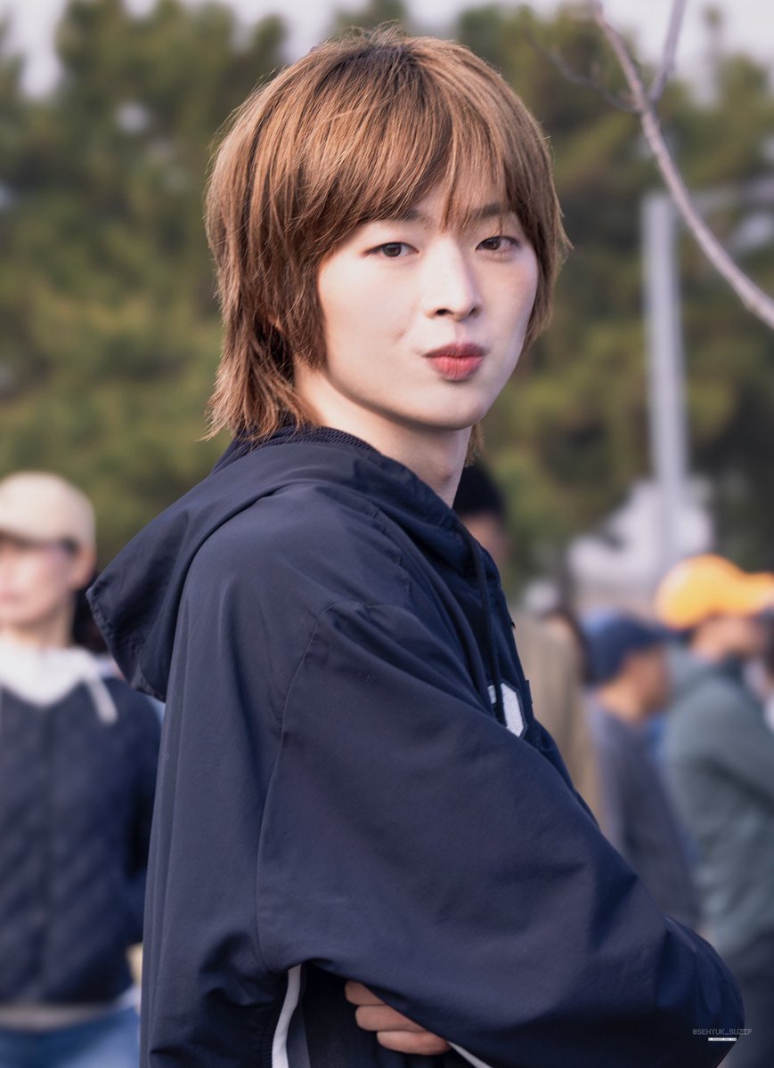 꼬옥다문입술이 참 귀여우시다......