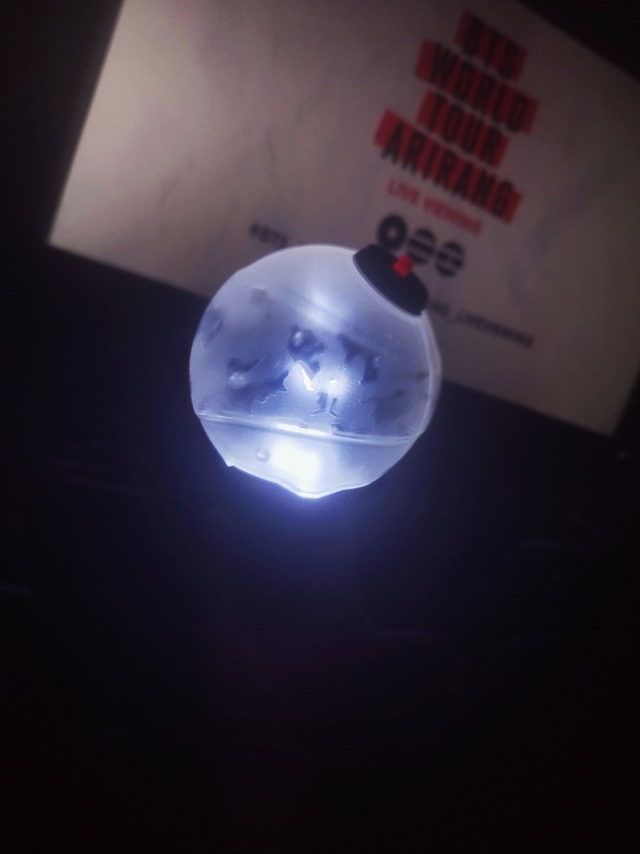 lala 🪭 viu o bts no cinema e vai ver o michael tweet media
