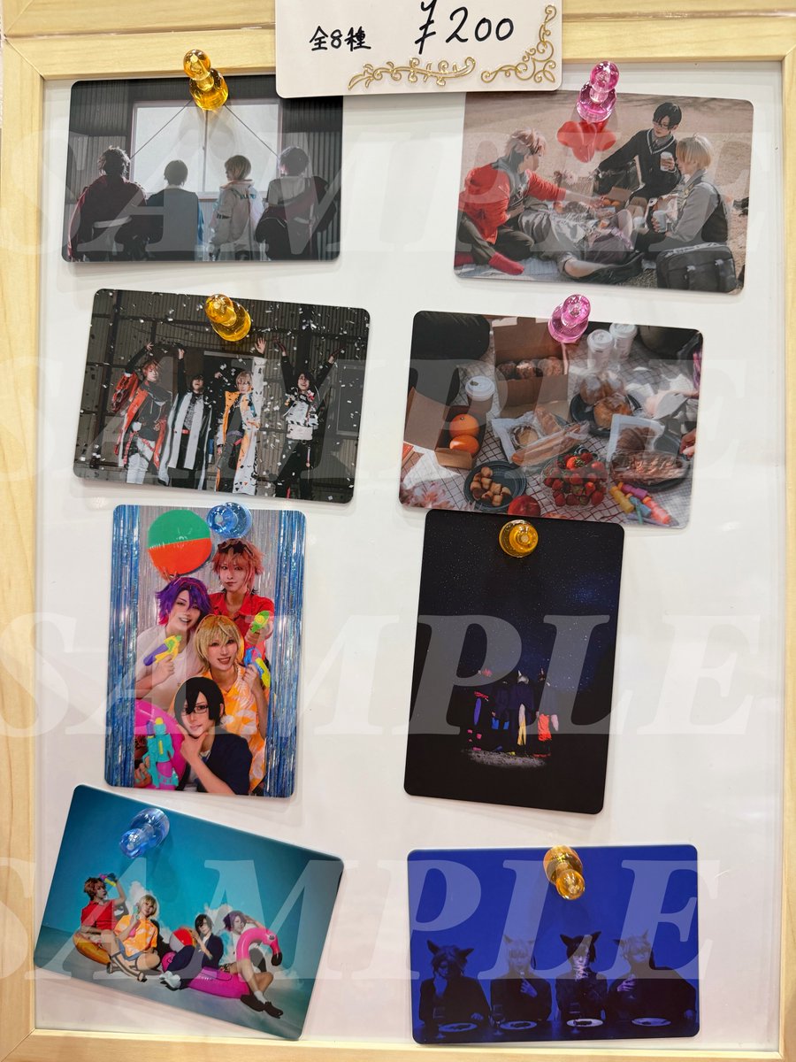 v4_bros's tweet photo. 西4 メ-37 ヴィブラスラップブラザーズ お品書き

vlt中心 DD衣装写真集、ミニアルバム衣装写真集、トレカあります！
トレカはピンの色が同じものの2枚組です〜

#にじそうさく11 https://t.co/HwSVpSarOY