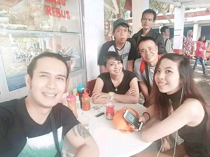 AldaNdhaAlley2's tweet image. Mantan Preman + Model bersatu menyatukan kekuatan menjadi one #CIA Team,,, mereka dari jonkey wilson ambon dan aku dari Benicio Alejandro 😎