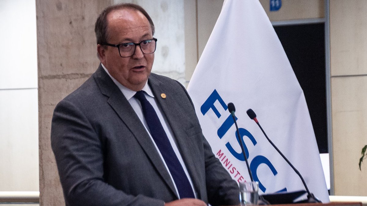 Egresó hace 30 años: Fiscal Ángel Valencia figuraba en lista de deudores de crédito universitario 

Más detalles acá ▶️ tinyurl.com/ymatw993