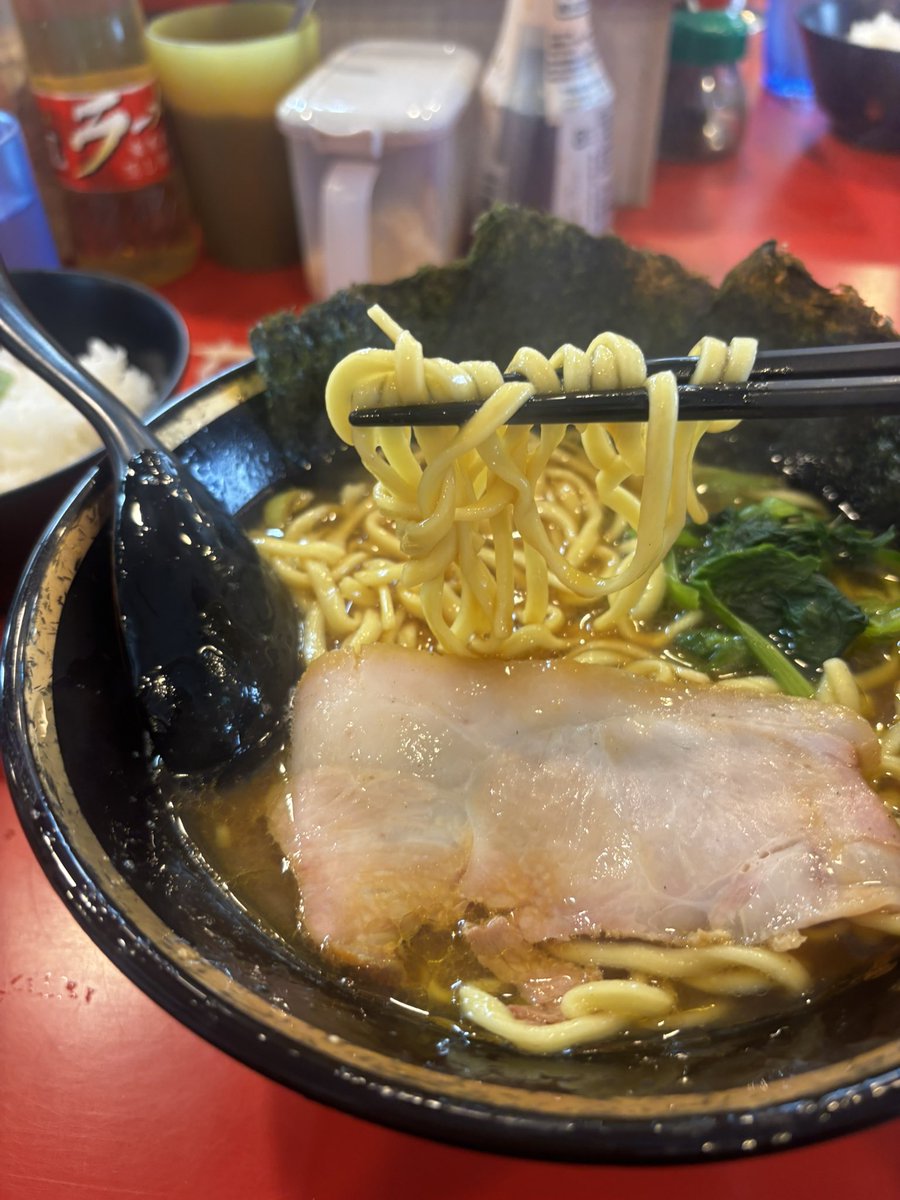 kanemaruy1's tweet photo. やっぱり美味い
吉村家さん
並んだ価値はあり
#家系ラーメン #吉村家 https://t.co/448janrna7