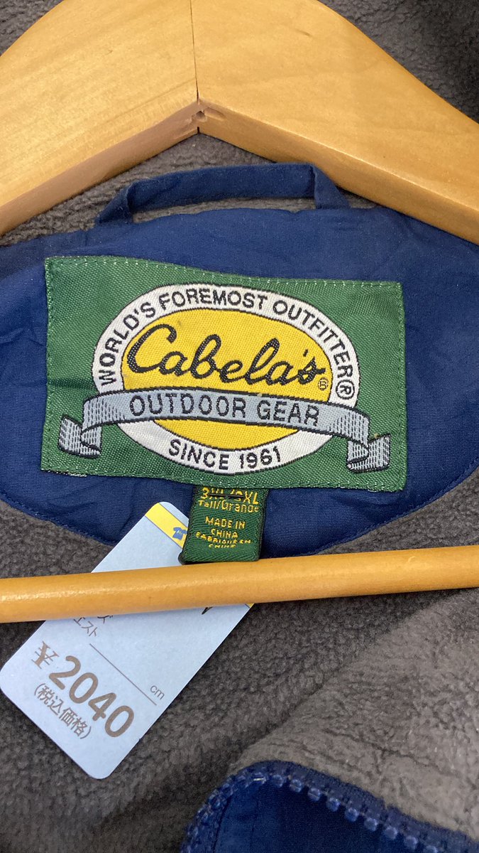 kingfamilyKANTO's tweet image. 【栃木店】
⭐︎オススメ紹介⭐︎

アメリカのアウトドアブランド
「Cabela's（カベラス）

￥2040

※当日のみ取り置き可能
問い合わせはこちらまで

0282 88 3777

ご来店お待ちしております🚗³₃

#古着 　#メンズ　#レディース　#キングファミリー　#リサイクルショップ