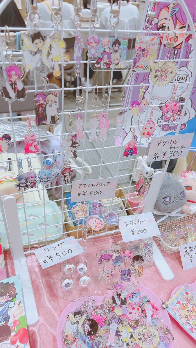 設営完了しました✨
VOLTACTIONのグッズたくさん作ったのでぜひ見に来てください！
こちらのポスターが目印です👀🌈

本日はよろしくお願いします！