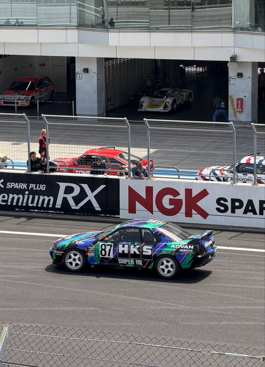 あきしの tweet media