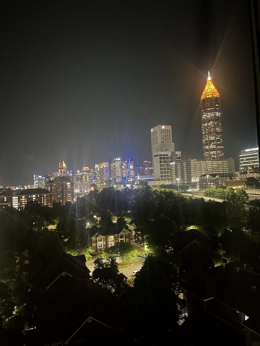 EllMo2022's tweet image. Views. #ATL