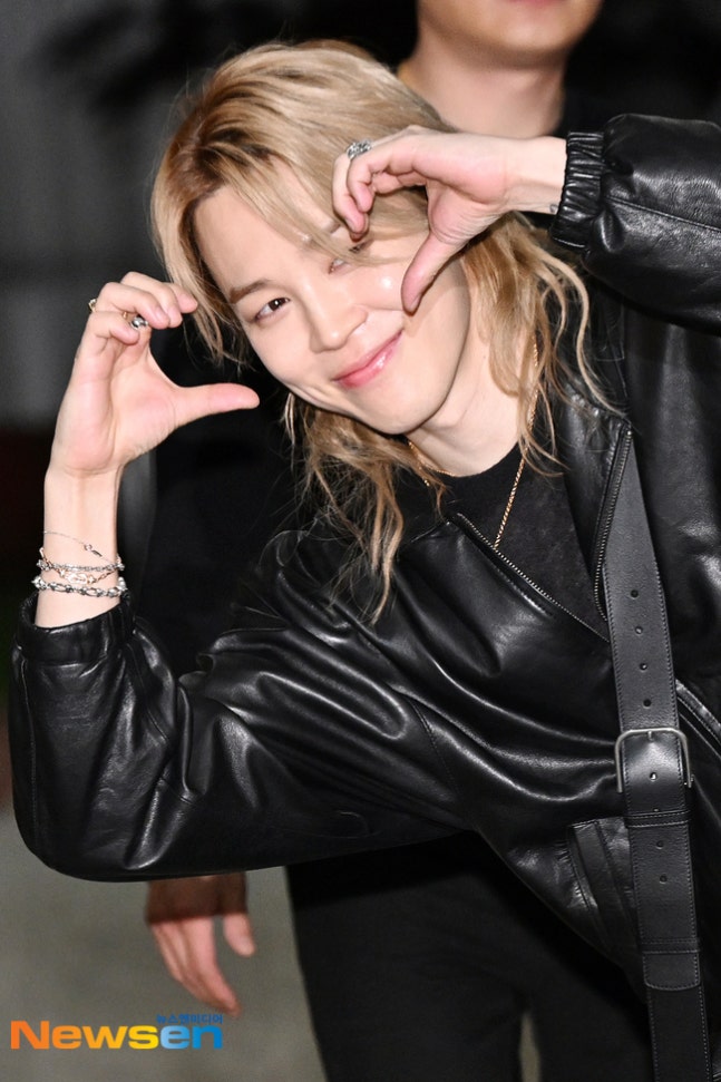 Kstyle_news's tweet image. 【PHOTO】BTSのSUGA＆J-HOPE＆ジミン、ワールドツアーの東京ドーム公演を終えて韓国に到着
kstyle.com/article.ksn?ar…

#SUGA #JHOPE #ジミン #BTS