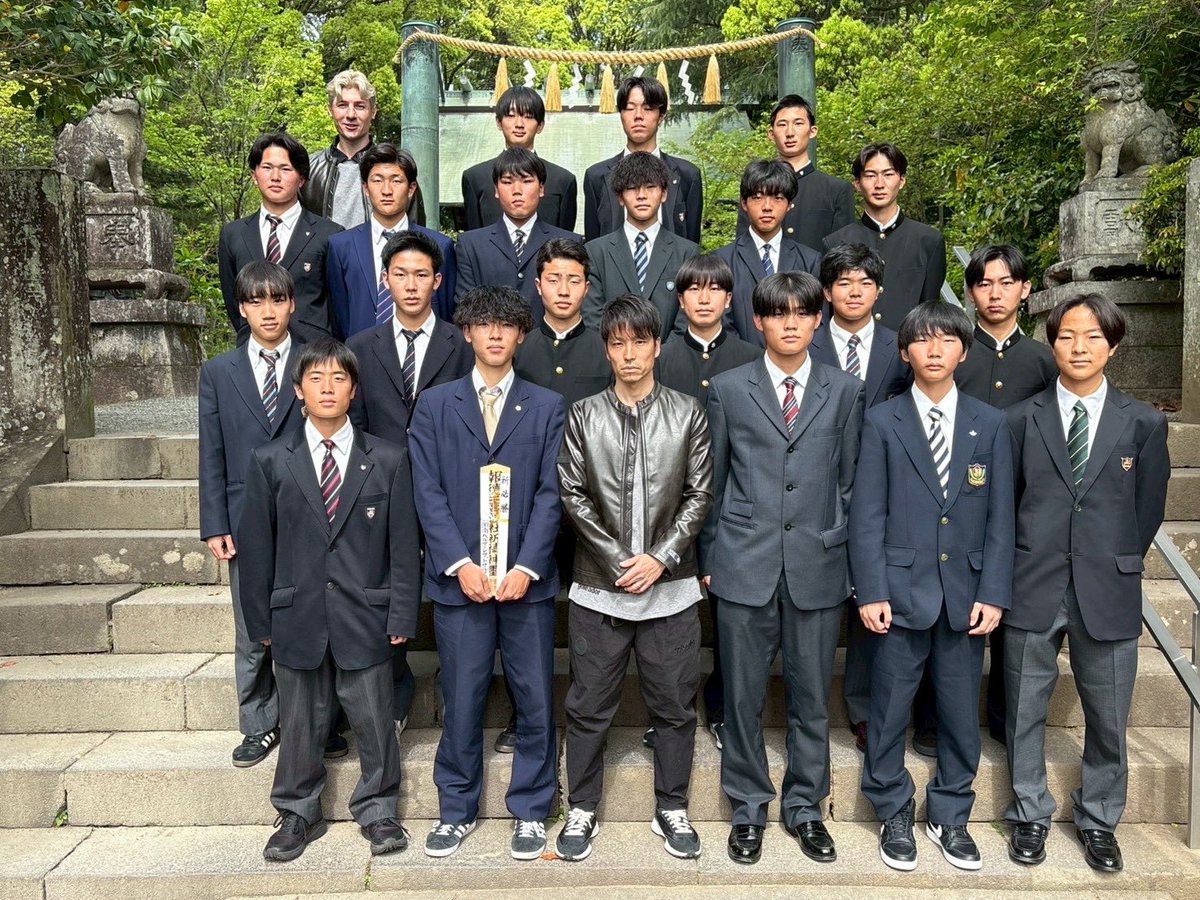 ＼必勝祈願⛩／

今シーズンも報徳二宮神社にて必勝祈願を行いました🙏

トップチーム、S.B.F.C. LONDRINA、S.B.F.C. LONDRINA U-18の選手、スタッフ全員で今シーズンの飛躍を胸に誓いました‼️

地域の想いを背負い、チーム一丸となり戦います🔥

今シーズンも応援よろしくお願いします🙇‍♂️

#bellmare_F